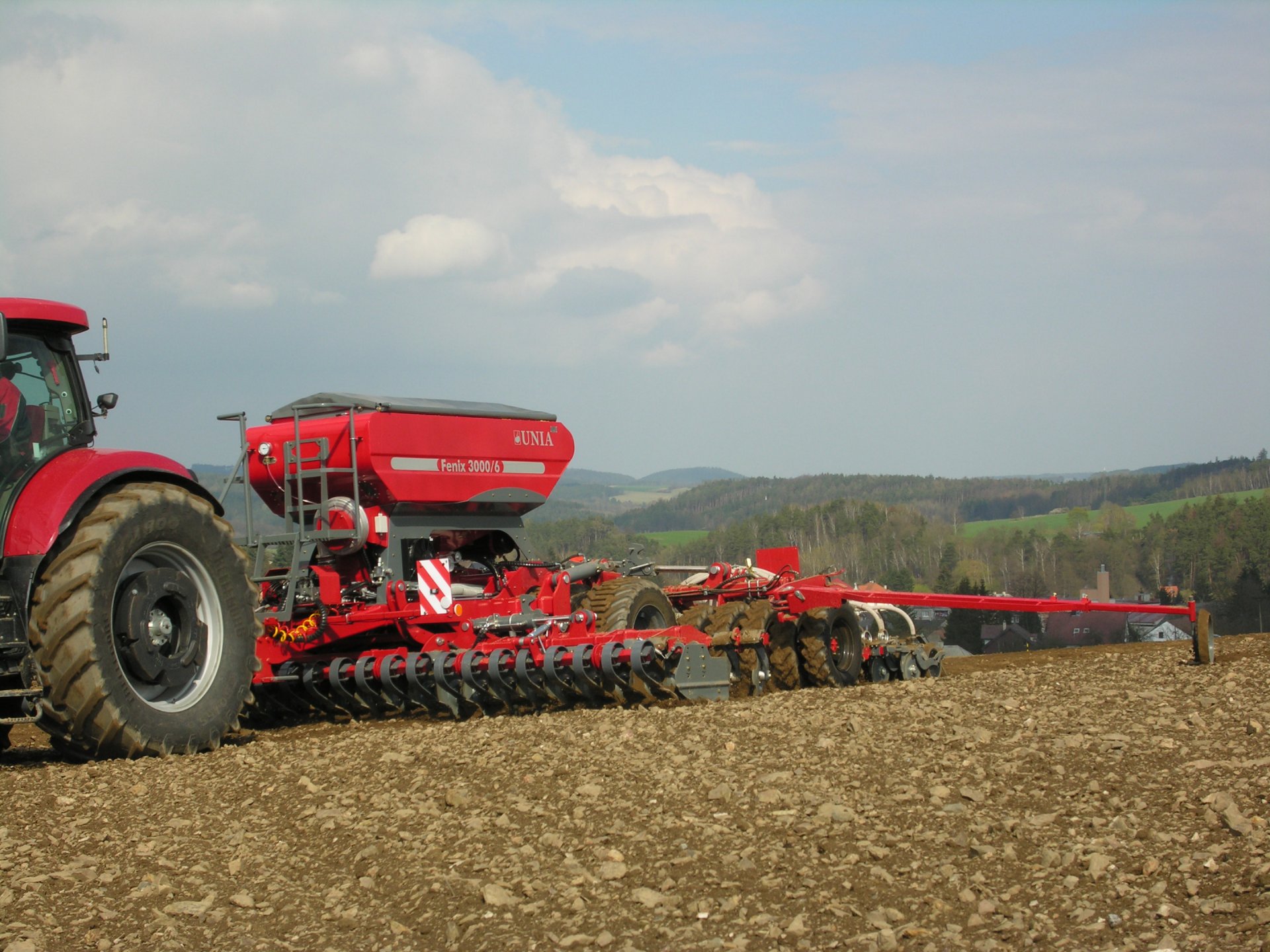 Почвообрабатывающие и посевные комплексы
